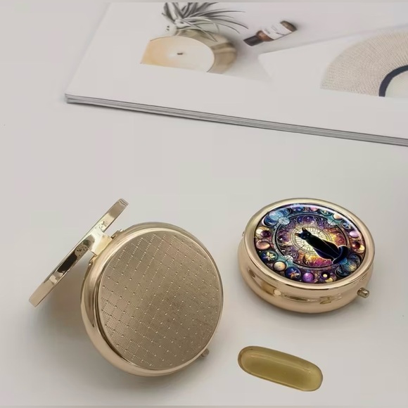 Black Cat & Moon Round Pill Organizer 3-Compartment Compact Pill Case New - Picture 5 of 8